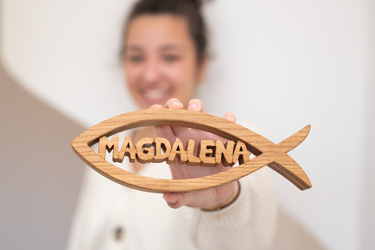 Personalisierter Christenfisch aus Holz zur Taufe – handgefertigt von MIAT Holz Design