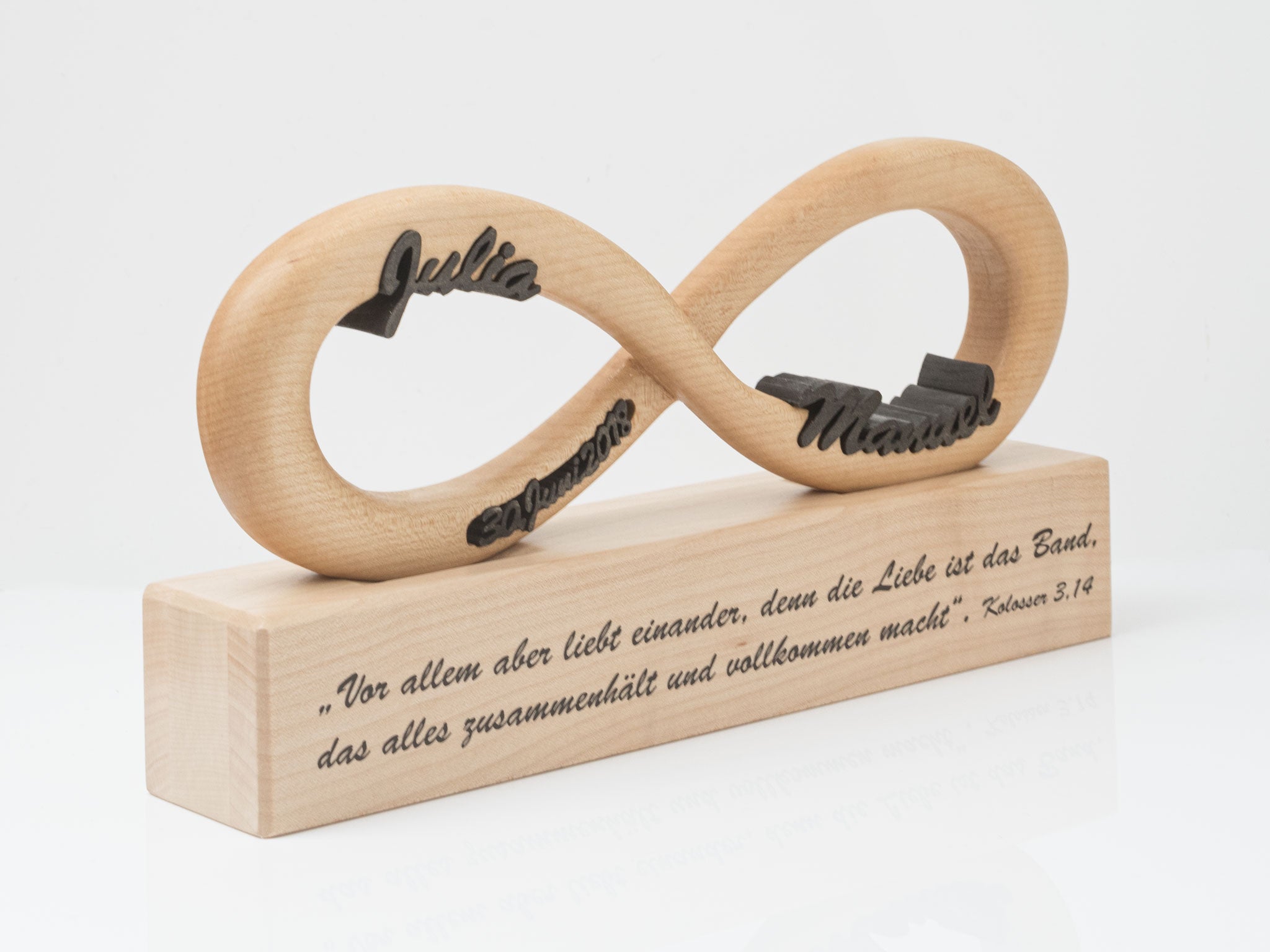 Ahorn-Endlosschleife mit Namen, Datum & Gravur-Sockel - Exklusives Geschenk fĂĽr Eheleute