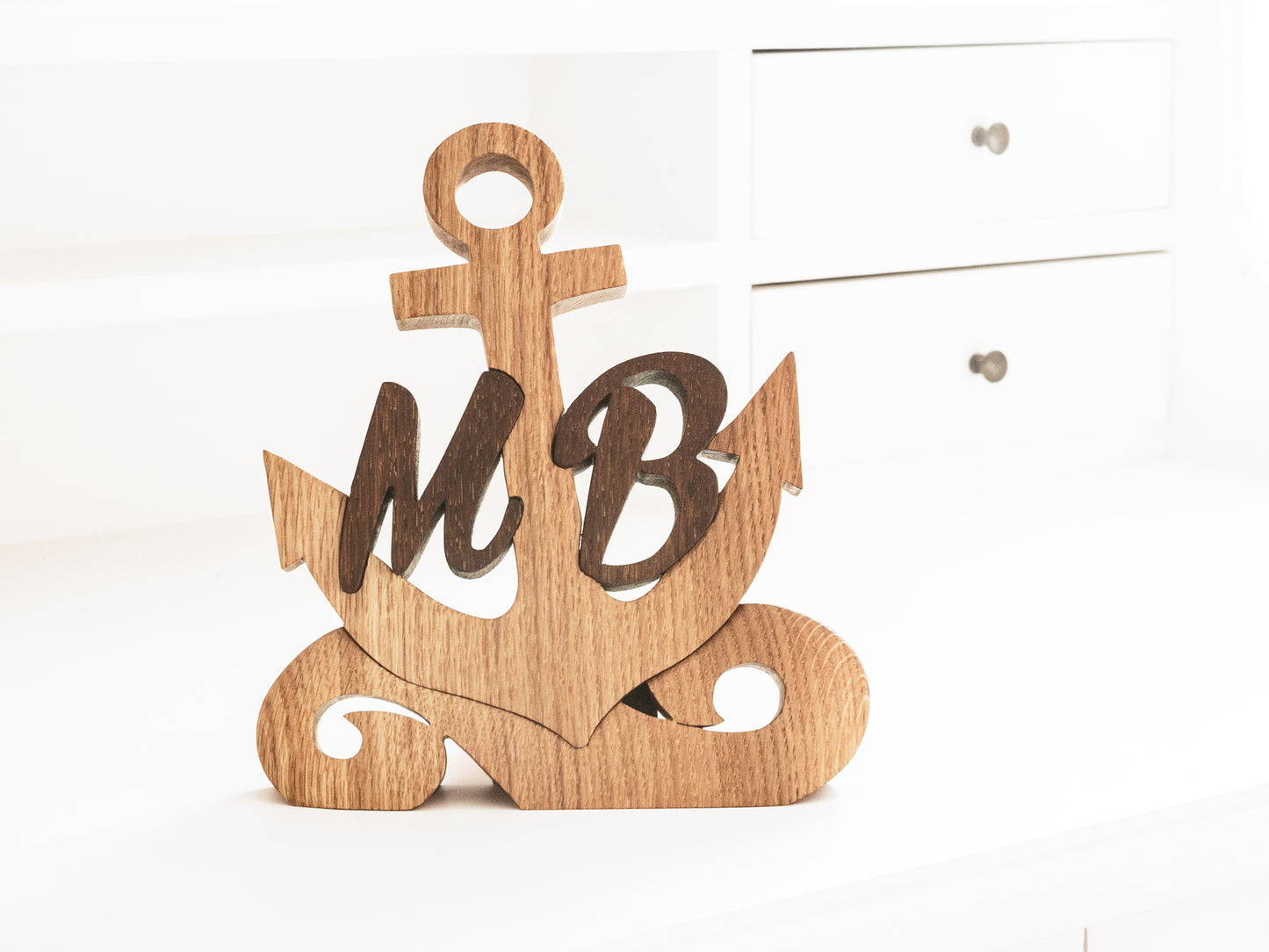 Anker aus Holz mit individuellen Buchstaben - Stilvolles Geschenk für Nautik-Fans